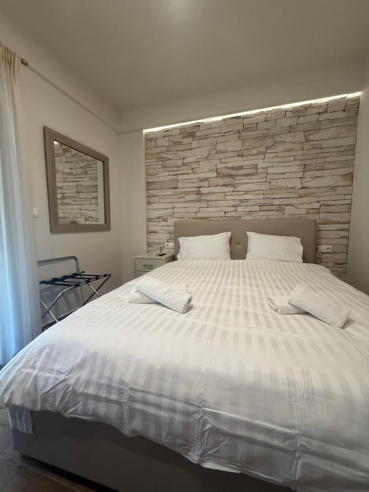 Aqua Mare Luxury Apartments Paralia Katerinis Bagian luar foto