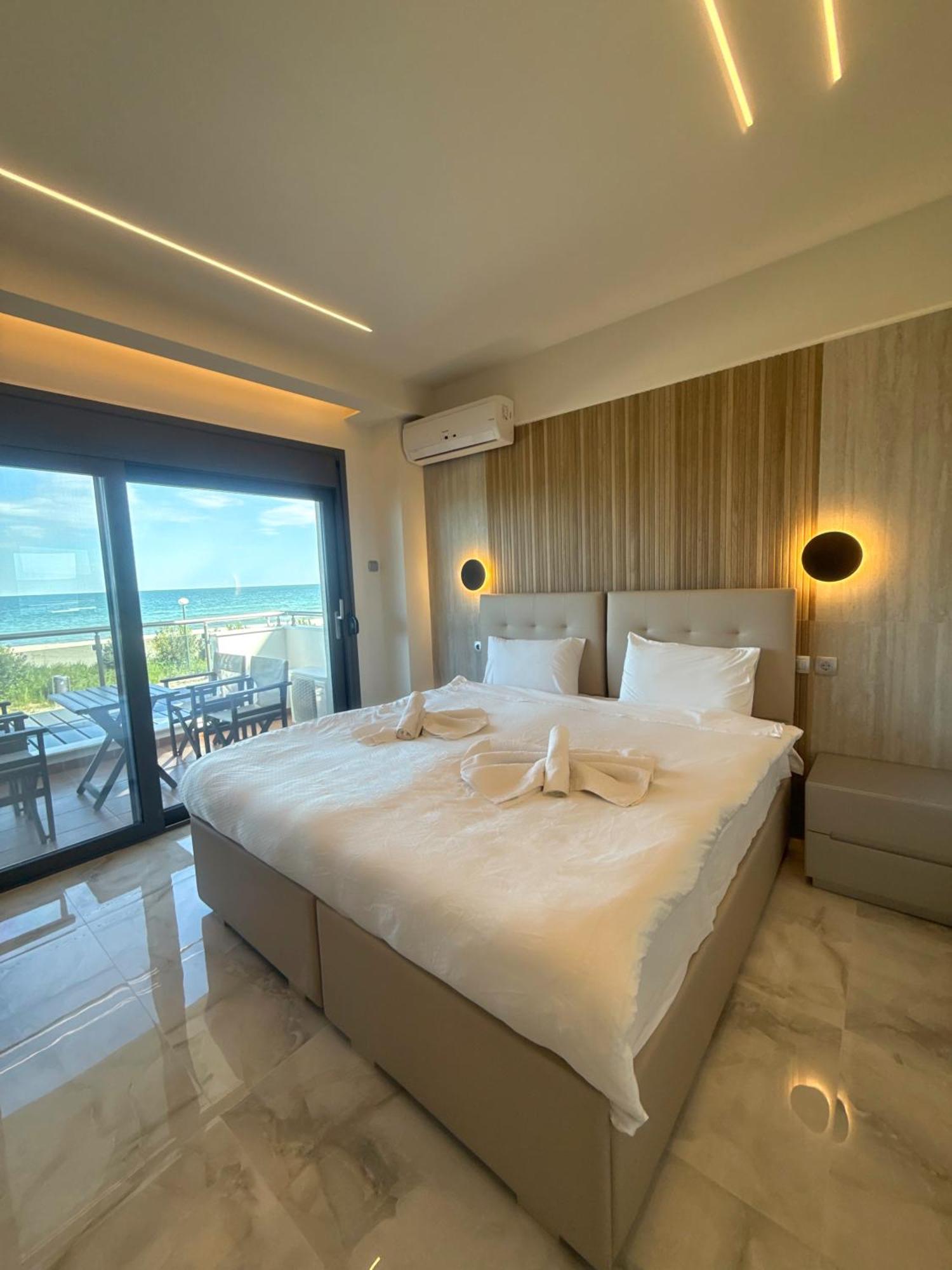 Aqua Mare Luxury Apartments Paralia Katerinis Bagian luar foto